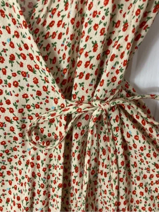 Brandy Melville Floral Wrap Dress - Picture 5 of 8